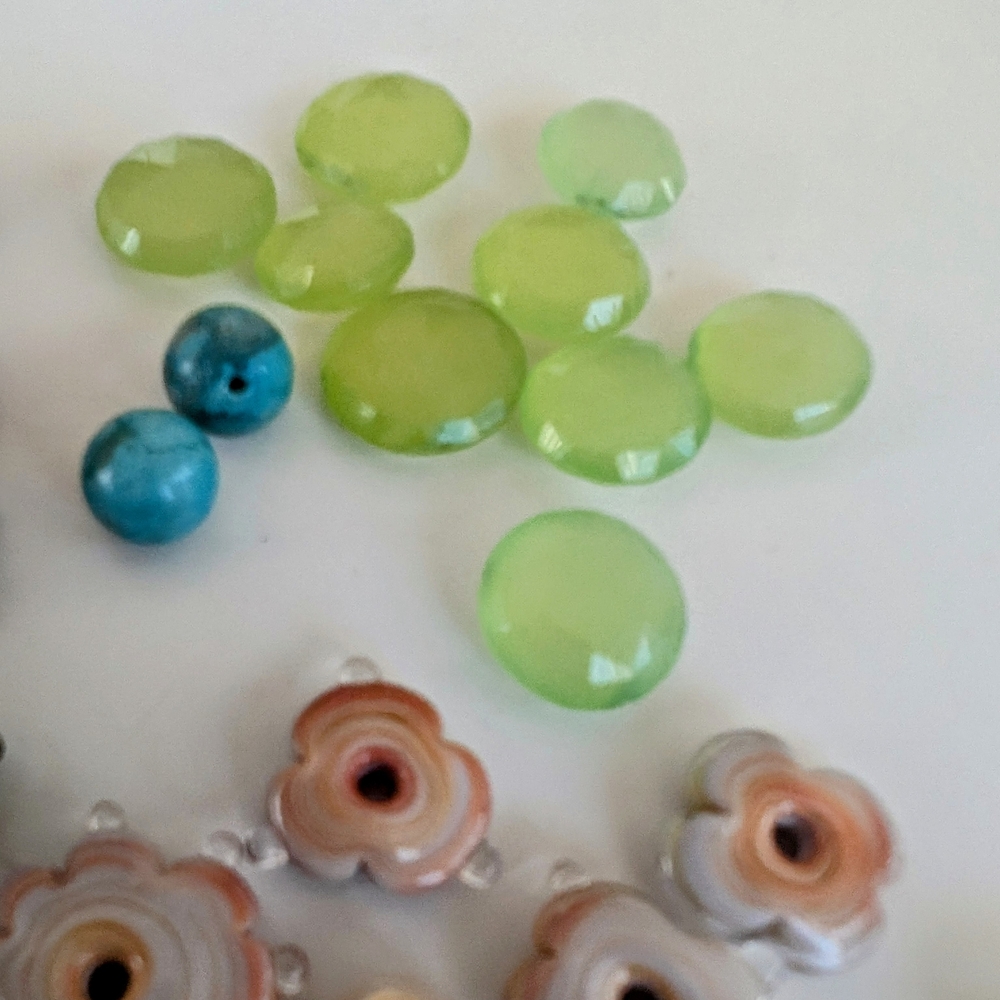 Assorted Glass Beads Collection - Picture 5 of 8